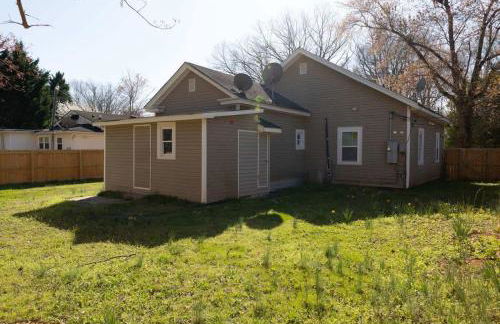 5 Min to Elon - In Unit Washer and Dryer - Fast Wi-Fi - Foto 42