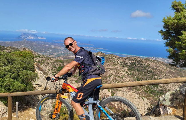 Tour en bicicleta eléctrica por las piscinas naturales del río Pitrisconi - Foto 2