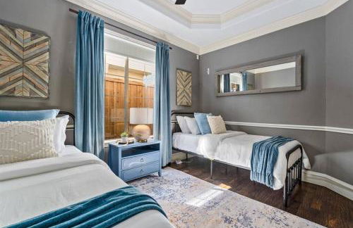 Luxury 4BR Dallas Home with Game Room and Fire Pit - Foto 9