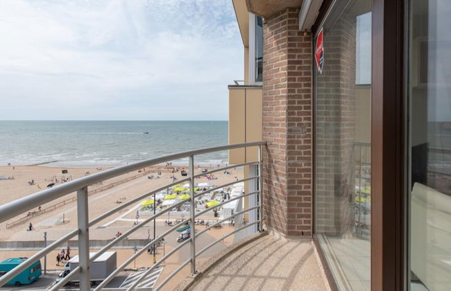 Apartment With Terrace and sea View in Mariakerke - Photo 11