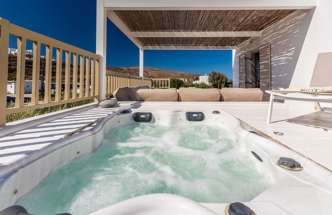 Milia Gi Suites - Photo 35