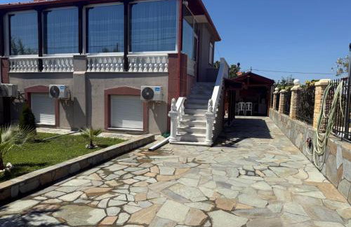 Nadya Holiday Home - Photo 7