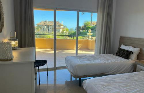 Luxury Apartment Elviria Hills - Stunning Views - Photo 29