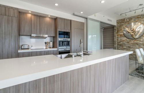 Cityscape Elegance with Water Views - Foto 24