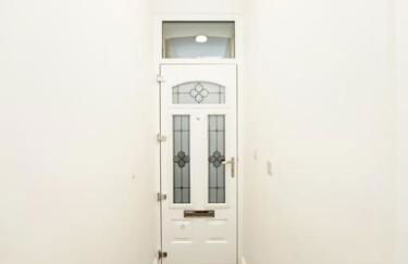 Newly Renovated Modern 4 Bed 3 Bath Apartment London - Foto 47