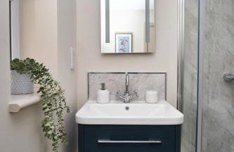 Spacious 4 Bed House Sleeps 6 Parking Garden in Loughborough - Foto 53