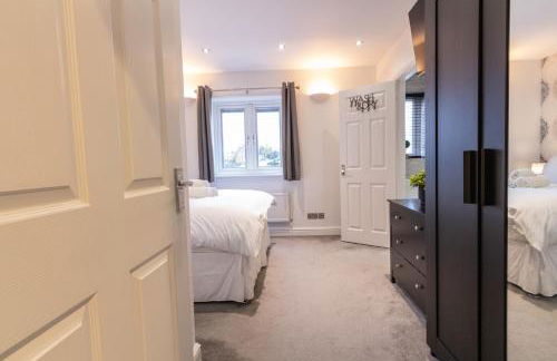 Charming Home in Bromsgrove - Perfect for Groups - Foto 37