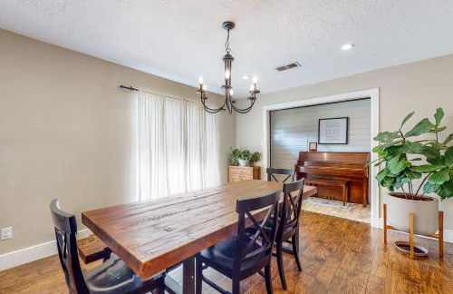 Pool, Hot Tub and Pool Table! Grand Home in Tomball - Foto 10