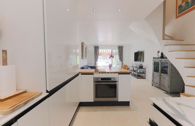 Attractive Holiday Home in Port Grimaud With Jetty - Photo 10