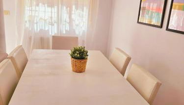 Alojamiento centrico en Hellin con garaje - Foto 4