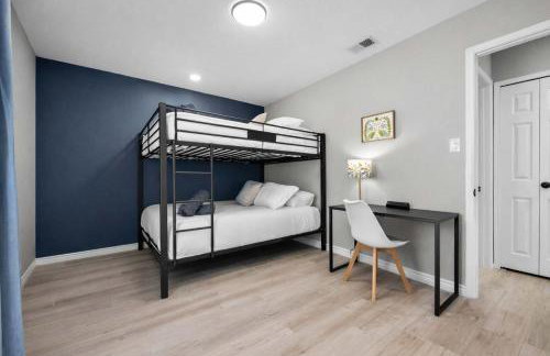 Beautiful 4BR 2B Home with pool near At&t Stadium - Foto 36