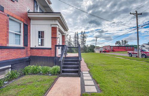 Spacious Home in Ramsay: 9 Smart TVs + Pool Table! - Foto 34