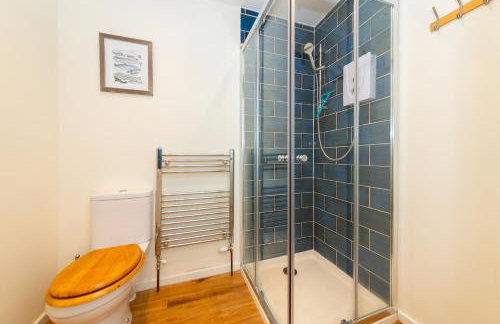 Cosy 3 Bedroom House near River Thames - Pass the Keys - Photo 21