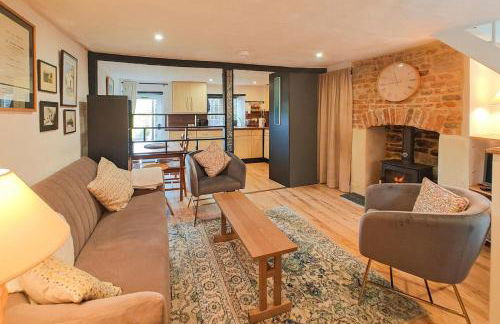 3 Bed in Eype oc-e34183 - Photo 2