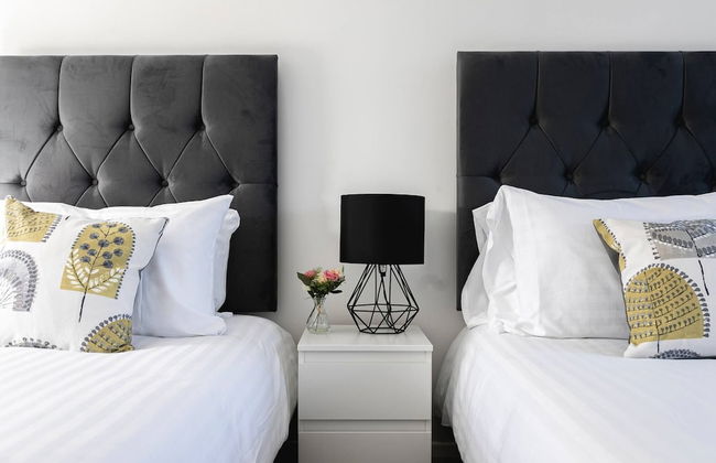 Skyvillion - Enfield 4bed House W Garden & Parking - Photo 20