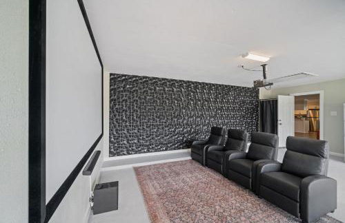 Amazing 4BR 2BA Winter Home with Pool & Game-Movie Room - Foto 20