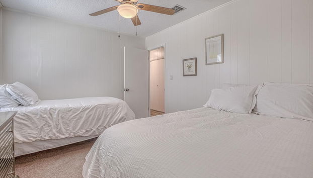 The Back Porch - Is a relaxing 4 bedroom 3 bathroom House on Holiday Isle - Foto 5, Habitación