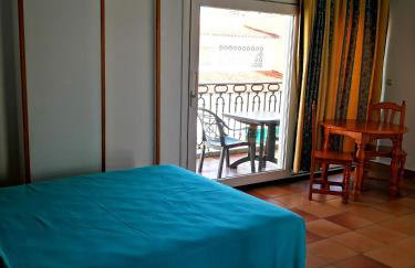 Apartamentos Leonor Carihuela - Photo 6