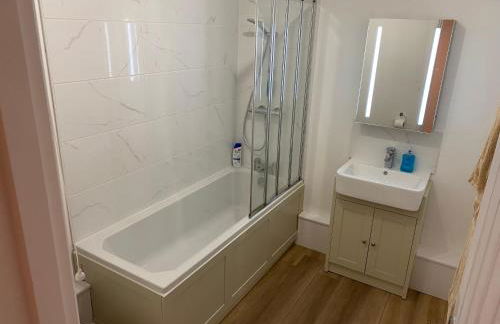 Adorable One-Bedroom Flat With Patio Garden. - Foto 4