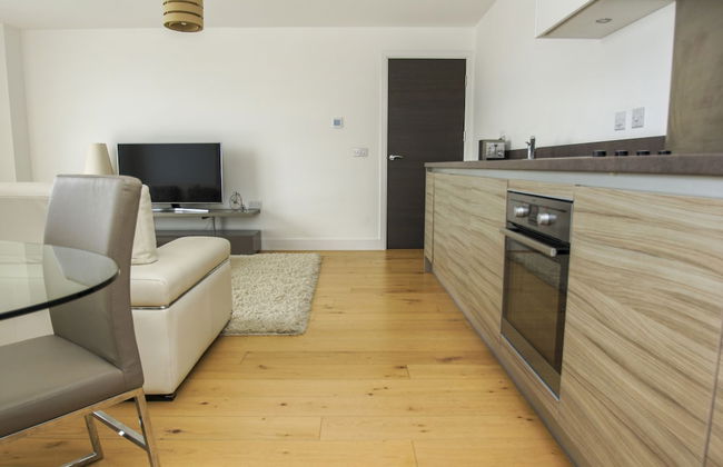 Orion Marina Sea View - Parking - by Brighton Holiday Lets - Foto 23