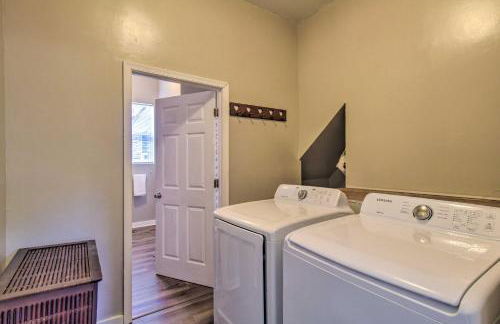 Mtn Views and Idyllic Setting! Clifton Forge Retreat - Foto 27