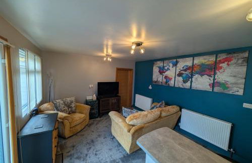 Private, Modern and Detached Garden Apartment - Photo 2