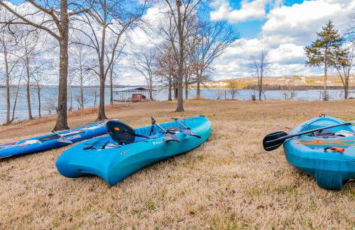 Lake Front King Suite: Full Kitchen-Lakefront Deck- Shared Hot Tub - Foto 9