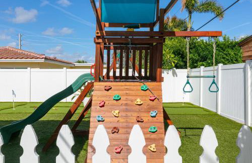 Spacious 4BR 2 5BA Family Retreat Pool Near Beach - Foto 56