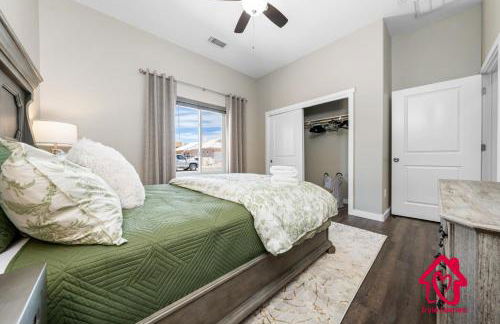 Fireside Oasis Retreat - An Irvie Home - Foto 51