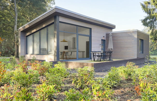 Getaway With Covered Veranda - Photo 20