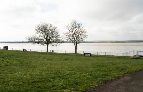 Thameside Terrace - 4Bed 3Bath near Purfleet train station - Photo 23