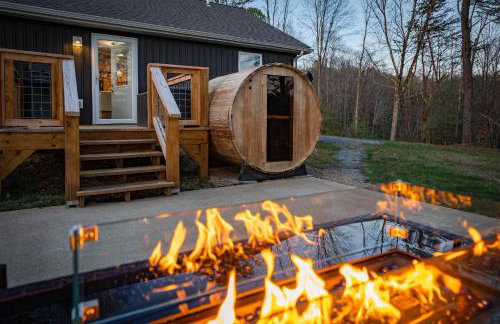 Wooded Circle - Barrel sauna, hot tub, fire pit - Foto 9