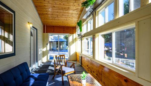 Blue House - private 2 bed, 2 bath home with garage - Foto 2