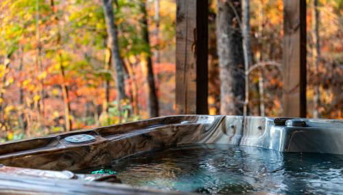 Chardonnay Chalet - Luxe Modern Chalet - Hot Tub, Wi-Fi, Fire Pit, Game Room, Amazing Deck - 15 min to Blue Ridge - Foto 3