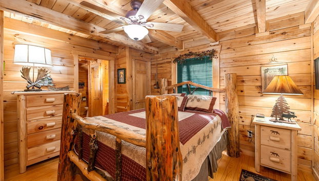 Moose Tracks 3 Bedroom Cabin by RedAwning - Foto 3, Habitación