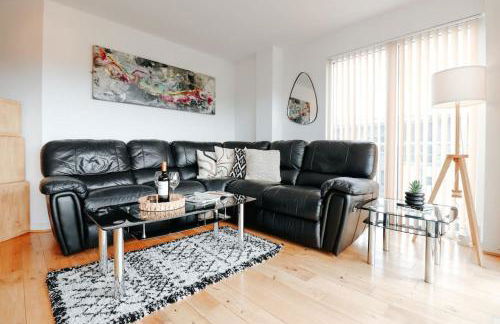 Bay View Apartment, by Solace Stays - Photo 29