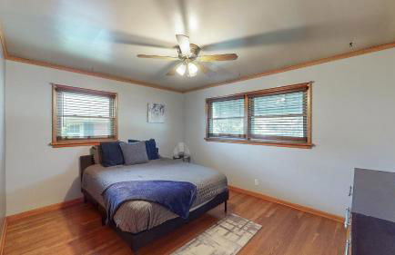 Sideline Sanctuary: Cozy Nights, Game Day Lights - Foto 23