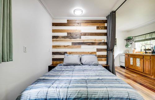 Tiny Woodland Cottage Retreat with Yard in Pelkie - Foto 6