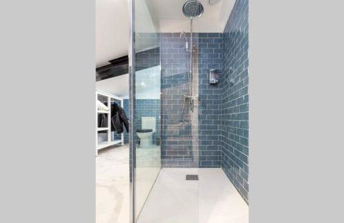 PENTHOUSE Loft 5MIN PALAIS DES FESTIVALS AND BEACH terrace view on castle - Photo 40