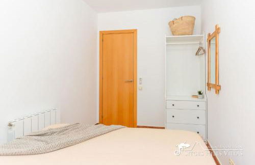 Villa Serranita - Stylish Holiday Home with Views and Air Conditioning 15 mins to Sitges - Photo 55