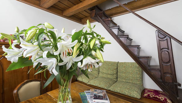 Coin salon dans le hall