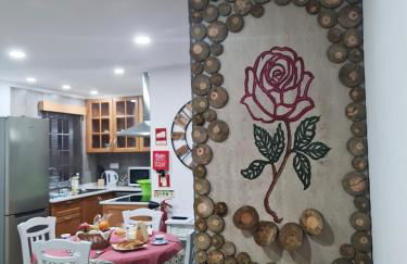 Lucy's Rosegarden - Photo 23