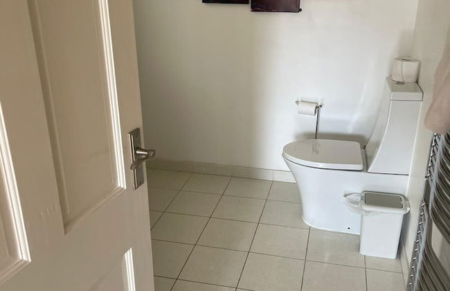 3-bed Semi-detached House, Wifi, Parking, Outdoor Space - Photo 15