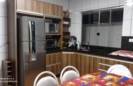 Casa Confortável arejada ar condicionado quente e frio 2 quartos ,2 banheiros ,2 vagas de garagem - Photo 11