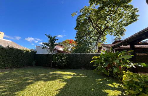 Spacious house with pool - 100m from the sea in Guaecá - Foto 47