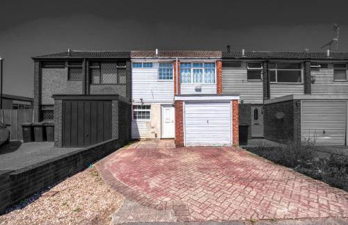 Cozy 3 bedroom house with free parking and near hospital - Foto 27