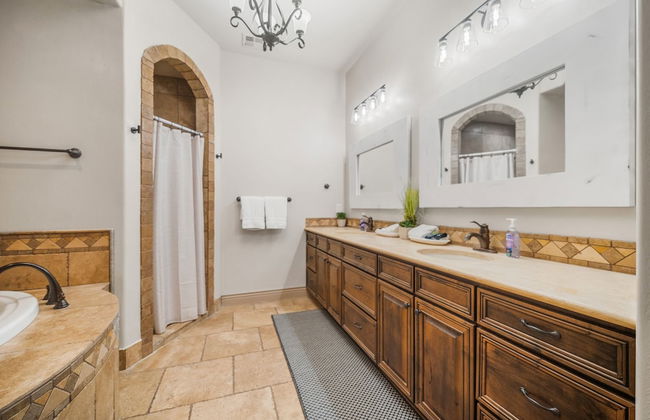 Poolside Retreat Directly Across From Pool! - Foto 15