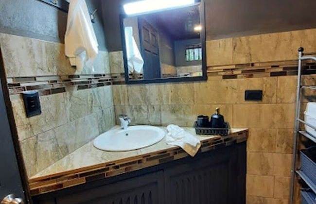 Yarumo Lodge Río Celeste Black Chalets - Photo 23