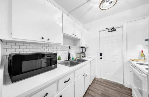 Palm Wave Stays - Designer's Stay - Sleeps 10 - Foto 18