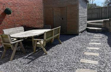 Merlin House - Photo 3